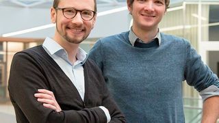 Acus-Firmengründer Martin Denzel (links) und Moritz Horn vom Max-Planck-Institut für Biologie des Alterns.  (© MPI f. Biologie des Alterns)