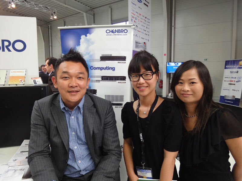Das CHENBRO-Team (v.l.): C.S. Tan, Elodie Huang und Winnie Chen (Archiv: Vogel Business Media)