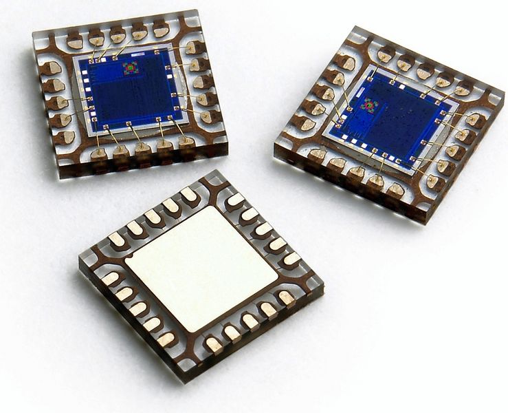 Der ADJA-J823 ist eine rückgekoppeltes Farbsensor-Controller-Einheit (Archiv: Vogel Business Media)