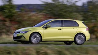 So rar wie die Erdgas-Autos - hier ein VW Golf TGI - sind auch deren Tankstellen. (Bild: Volkswagen AG)