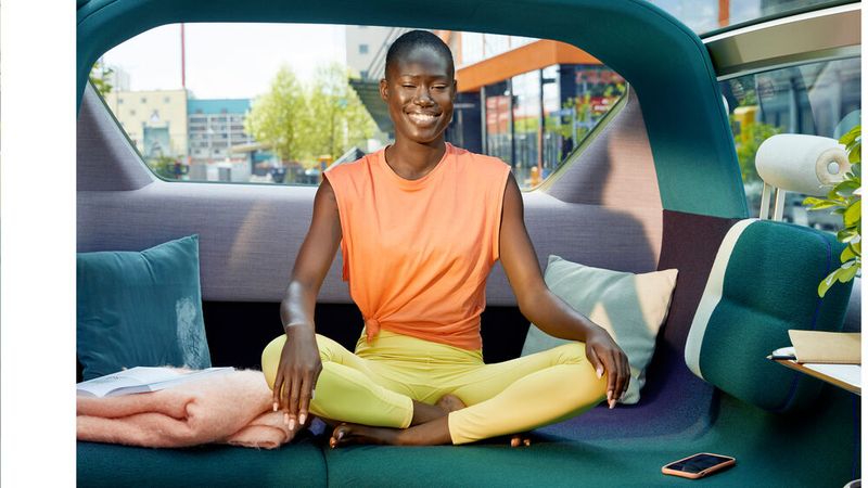 Auf klassische Autobaumaterialien haben die Innenraumdesigner des Urbanaut verzichtet. (Bild: Hartmut Nörenberg/Mini)