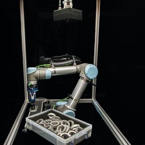 Mithilfe von Bin Picking ist es möglich, den Inhalt von Kisten und Paletten automatisch von Robotern ausräumen oder bestücken zu lassen.(Bild:  HD Vision Systems)