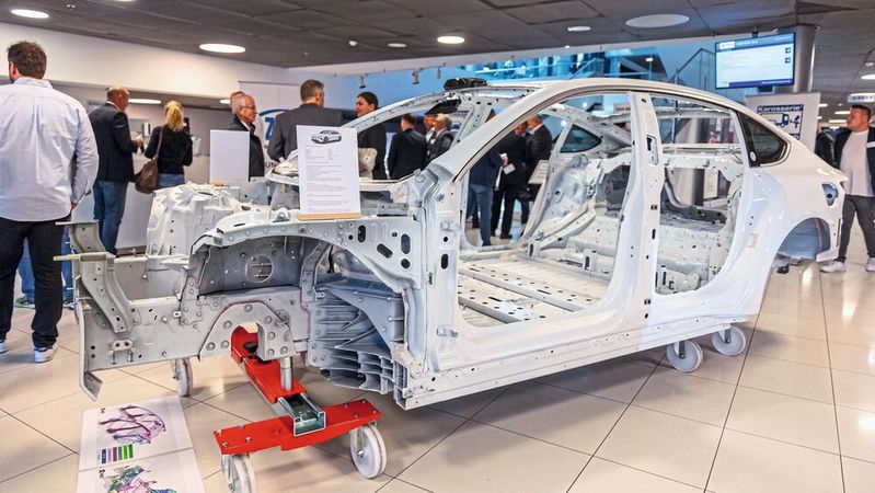 Eine attraktive Fachausstellung rundet das hochinteressante Programm des ZKF-Branchentreffs in Weimar ab.(Bild:  Klasing)