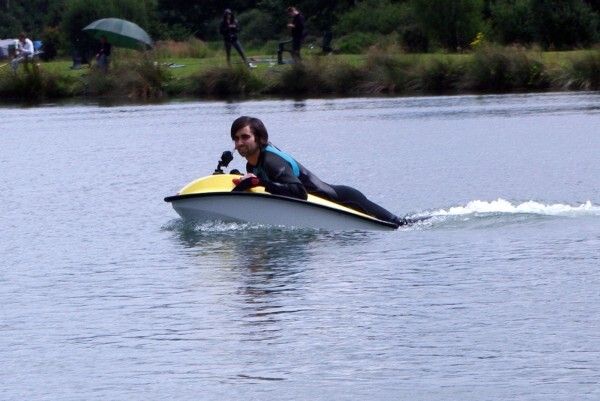 Ross Kemp testet sein ASAP (Bild: asapwatercraft)