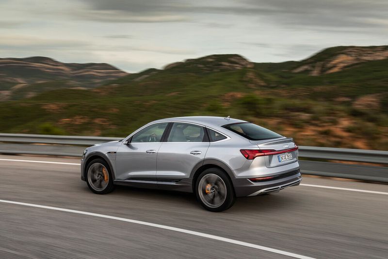 Die Batterie soll eine Reichweite von 446 WLTP-Kilometern haben. (Audi)