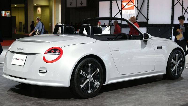 Auf der Japan Mobility Show hat Daihatsu die dritte Generation seines Mini-Roadsters Copen präsentiert. (Bild: Jama)