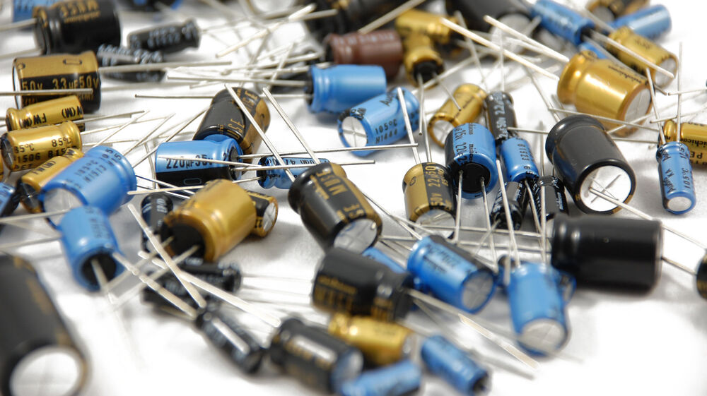 Microcapacitors to offer on-chip power supply