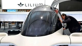 Nachdem vor Kurzem staatliche Kreditbürgschaften abgelehnt wurden, wobei vor allem die Grünen ihr Veto einlegten, wie es heißt, scheint der Elektroflugzeugpionier Lillium vor der Insolvenz zu stehen. (Bild: Lilium)