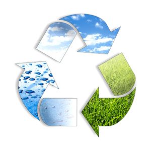 Unabhängig vom Ergebnis der europäischen Verpackungsabfall-Gesetzgebung ist in vielen Bereichen bereits nachgewiesen worden, dass sowohl papier- als auch folienbasiertes Trägermaterial trotz seiner Trennschicht recycelt werden kann.