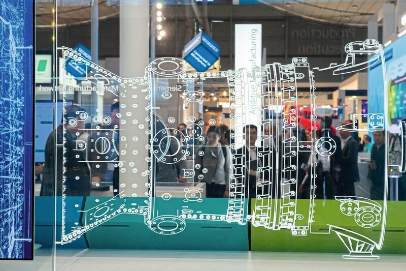 Die digitale Vernetzung von Menschen und Maschinen im Zeitalter der künstlichen Intelligenz wird ein grosses Thema an der Hannover Messe 2019 sein. (Hannover Messe)