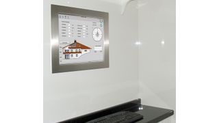 Der edle Panel PC fügt sich dezent nicht nur in hochwertige Küchenlandschaften ein und bildet hier die zentrale Steuerstation der EIB-Anlage. (Archiv: Vogel Business Media)