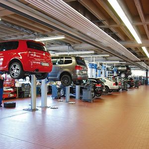 Viel Spaß beim Rangieren: Die langgestreckte Werkstatt im Hauptgebäude verfügt nur über ein einziges Tor.(Foto:  Rosenow)