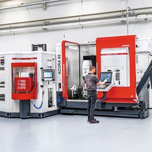 Die Acura 85 Marathon mit Marathon SR518 ist für die flexible Automation großer und schwerer Einzelteile sowie kleiner bis mittlerer Serien ausgelegt.(Bild:  Hedelius/Schoening Fotodesign)