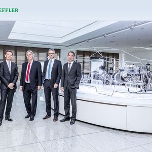 Mit dem strategischen Partner IBM und dem Aufbau einer digitalen Plattform legt Schaeffler das Fundament für die Verarbeitung großer Datenmengen zur datenbasierten Wertschöpfung.