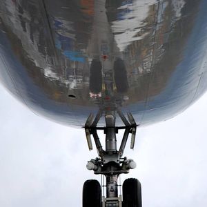 Der Schweizer Spezialstahlhersteller Schmolz + Bickenbach muss nach dem Verkauf von Geschäftsbereichen hohe Abschreibungen verkraften.