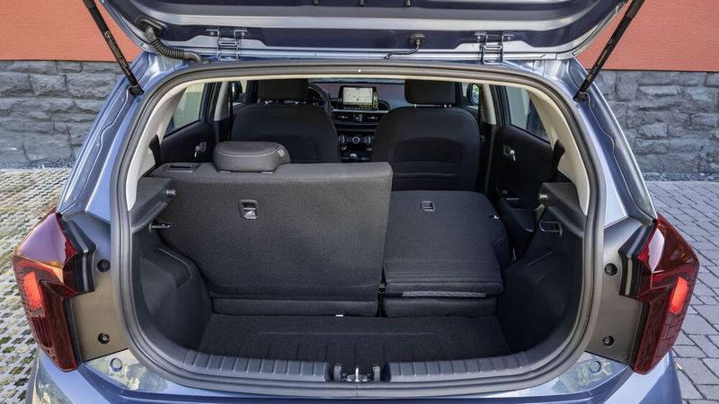 Das Kofferraumvolumen des Picanto gibt Kia mit 225 bis 1.010 Liter an. (Bild: Kia)