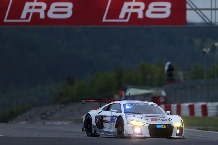 ...und die Rennvariante des R8 nicht nacheinander, sondern parallel entwickelt. (Foto: Audi)