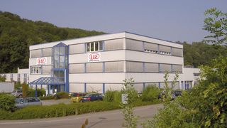 Seit dem 1. April 2011 ist die Micro-Epsilon Eltrotec GmbH am Standort Uhingen der Spezialist für Farbsensorik, Spalt- und Kantenmessung sowie Endoskopie innerhalb der Micro-Epsilon Unternehmensgruppe.  (Bild: Micro-Epsilon Eltrotec)