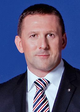 Peugeot_Deutschlandchef Thomas Bauch übergab die Auszeichnung. (Foto: Peugeot)