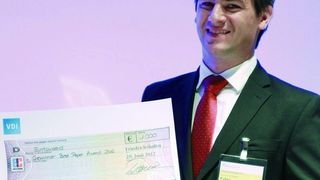 Alexander Pabst hat beim 12. VDI-Kongress "Getriebe in Fahrzeugen" den Best Paper Award für Nachwuchsingenieure 2012 erhalten. (Bild: Schaeffler Technologies)