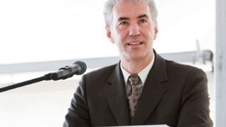 Richard Ridinger, Executive Vice President der Strategischen Geschäftseinheit Care Chemicals von Cognis, betonte die Bedeutung der beiden neuen Anlagen für das Unternehmen.  (Bild: Cognis)