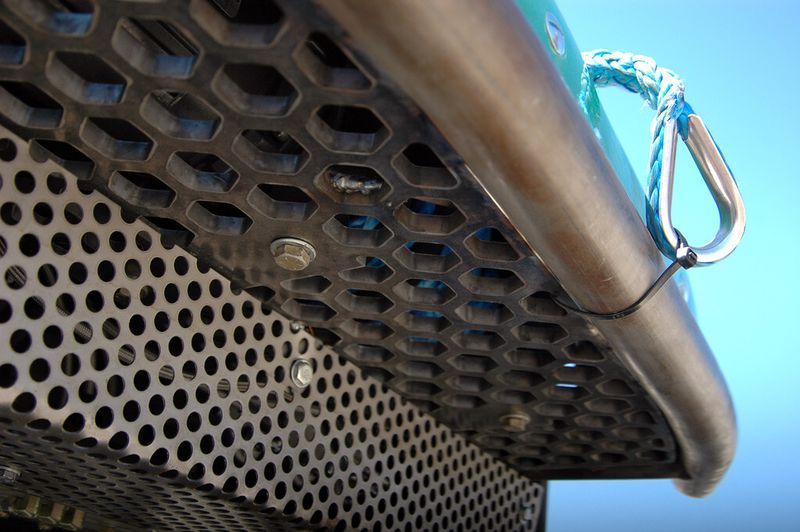 Rennfahrer Davis Buchberger fräste Gitter-Komponenten bis hinunter auf 1,0 mm in Wabenbauweise, was zu einer sehr starken, aber leichten Komponente führte. (Bild: Widia)