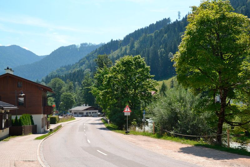 … in Richtung Berchtesgadener Alpen.  (Bild: Michel/»kfz-betrieb«)