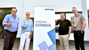 Bauen ihre Partnerschaft weiter aus: (v. l.) Michael Kiewall (Leiter Finanzdienstleistung, Versicherung & Mobilität), Michaela Friedrich (Vorstand ANAG), Fabian Wenck (Vertriebsleiter Nord/West), Stefan Krohn (Vertriebsleiter Nord Car-Garantie). (Bild: Car-Garantie)
