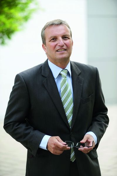 Albert Reiss, geschäftsführender Gesellschafter der Arku Maschinenbau GmbH hat mit Marcus Bartle seit 1. Dezember 2014 Verstärkung bekommen. (Bild: Arku)