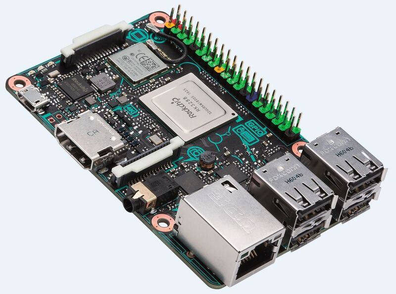 Das Tinker-Board von Asus übernimmt nicht nur den Formfaktor des Raspberry Pi, sondern platziert auch alle Anschlüsse an der gleichen Stelle.
 (Reichelt Elektronik)