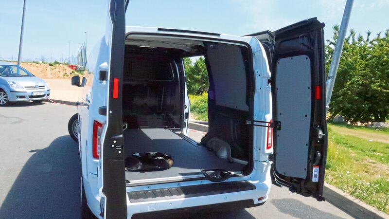 Viel Platz und weit öffnende Ladetüren sind aus Herstellersicht wichtige Argumente für den VN 5. (Grimm/»kfz-betrieb«)