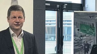 „Wir freuen uns, SIG fit für Industrie 4.0 zu machen“, erklärt Jürgen Siefert, Vice President Industry DACH bei Schneider Electric.  (U. Drescher/konstruktionspraxis)