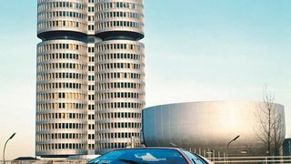 Die charakteristische BMW-Konzernzentrale in München wurde 1972 eröffnet. (Foto: BMW)