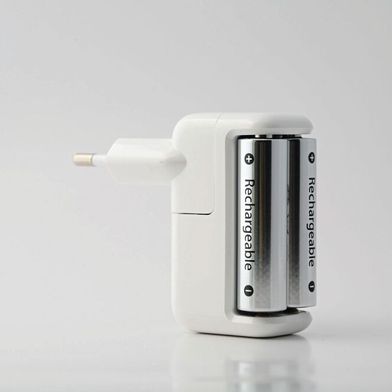 Der Gesundheitszustand einer Lithium-Ionen-Batterie verändert sich mit zunehmender Alterung. KI-Modelle können charakteristische Veränderungen in den Lade- und Spannungskurven nutzen, um den State of Health abzuschätzen. (Bild: frei lizenziert)