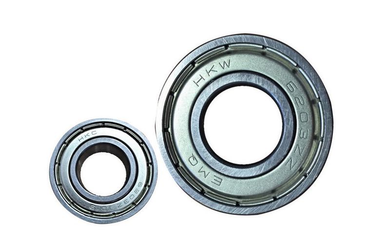 Mit seinen Eigenmarken HKW und HKC bietet Hecht eine breite Produktpalette von Wälzlagertechnik für unterschiedliche industrielle Anforderungsprofile. (Hecht Kugellager)