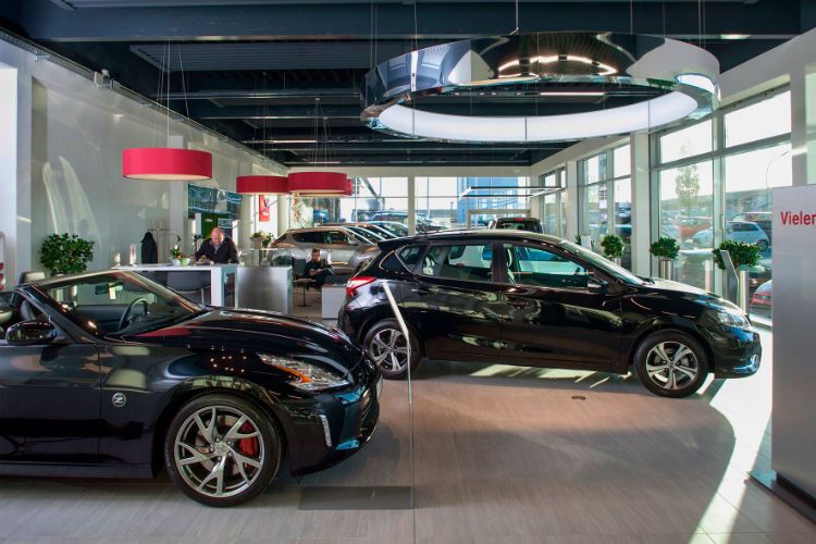 Im neuen Showroom hat Olympic die Vorgaben des „Nissan-Retail“-Konzepts umgesetzt. (Nissan)