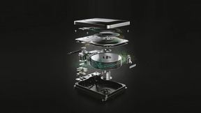 Die HAMR-Technologie soll in wenigen Jahren Festplatten mit mehr als 100 TB Speicherplatz ermöglichen. Die Preise sollen dabei weiterhin weit unter denen ähnlich großer SSDs liegen. (Bild: Seagate)