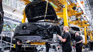 In Deutschland sind zuletzt über 100.000 Arbeitsplätze in der Industrie abgebaut worden. Dennoch ist gibt es in diesem Wirtschaftszweig heute mehr Stellen als im Jahr 2014. (Bild: Mercedes-Benz Group AG)