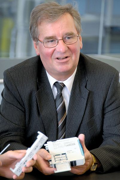 Hubert Lenker, Produktmanager, Wöhner: „Mit der Entwicklung des Motus Contactron-Control wollen wir Sammelschienensysteme intelligenter machen.“ (Wöhner)
