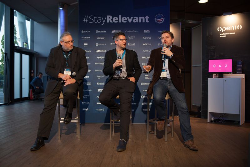 Zum Abschluss des ersten Tages gab es eine Podiumsdiskussion mit Klaus Landefeld (l.) vom eco Verband der Internetwirtschaft e.V. (Open-Xchange)