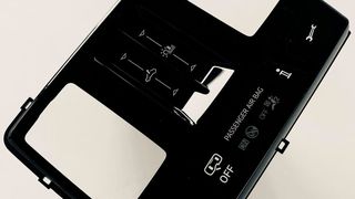 Gesamtsieger des SPE Automotive Award 2022 wurde ein Interieur-Bauteil – die funktionalisierte Designblende von Kostal Automobil Elektrik.  (Bild: SPE)