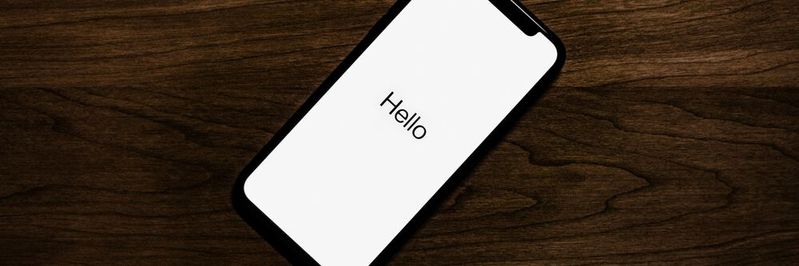 Besitzerinnen und Besitzer eines iPhones müssen in Europa wohl noch etwas auf Apple Intelligence warten.(Bild:  frei lizenziert / Unsplash)