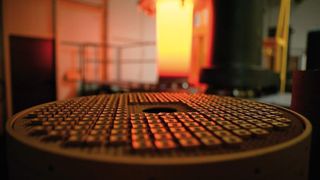 CVD-Schichten schafften vor rund 40 Jahren ihren Durchbruch im Werkzeugbau. Bilder: Walter (Archiv: Vogel Business Media)