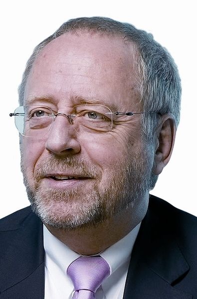 Prof. Dr.-Ing. Jürgen Althoff, Geschäftsführer der SGS-TÜV Saarland: „Generell scheint der Preis pro Einzelprüfung in manchen Fällen nicht ausschlaggebend zu sein, wenn eine gute Dienstleistungslogistik und Dokumentation angeboten werden können.“  (Bild: SGS-TÜV Saarland)