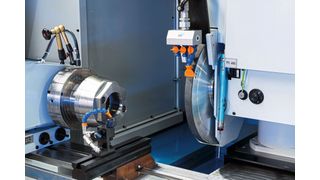 Die Aussen-Innen-Rundschleifmaschine kann auch manuell betrieben werden. (Bild: Emag)