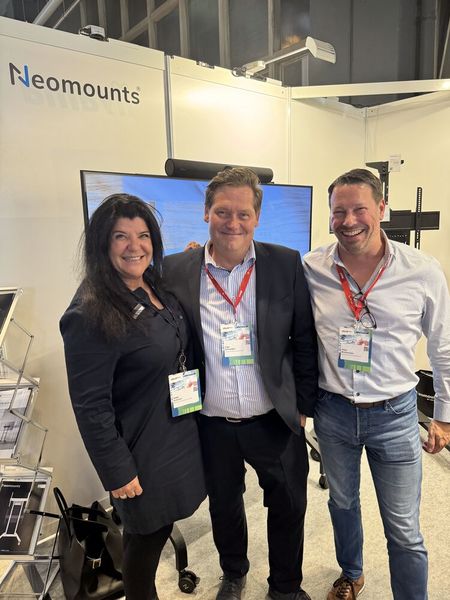 Dreamteam: Katja Schraml, Ingo Schneider, Peter Brinkmeyer von Neomounts (Bild: Vogel IT-Medien GmbH)