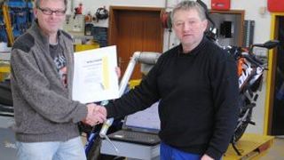 Richard Wolfrum und Peter Mächel nach der erfolgreichen Produktschulung. (Foto: Peter Mächel)