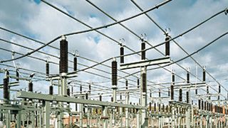 Bild 1: Die Steuerung der Stromversorgung wird wegen der fluktuierenden Einspeisung von Wind- oder Solarenergie immer schwieriger. Eine Möglichkeit zur Abhilfe bietet das Lastmanagement. (Bild: EWE)