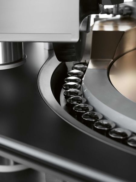 Integrated into the Domina platform, Dynamicam is a patented automatic filling cam that enables software-controlled die loading without mechanical adjustment. (Source: Ima)