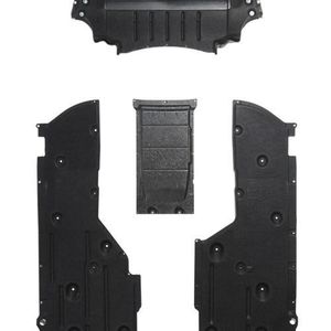 Die vier Unterbodenplatten des M3 aus verstärktem Thermoplast (LWRT) werden in zwei Werkzeugen durch Druck- und Temperatureinwirkung in ihre endgültige geometrische Form gebracht. Bild: Quadrant Plastic Composites